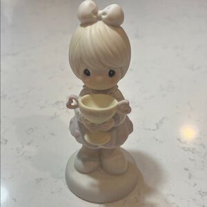 Precious Moments Figurine "You Are My Number One" 520829 from 1988 No Box